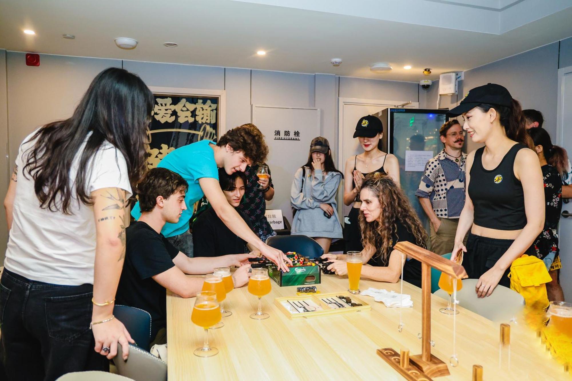 Dayin International Youth Hostel -Near People'S Square & Old Town -Social Area -Bar -Cafe -Gym -Free Laundry Luggage Storage -24H Front Desk -English Service 上海 外观 照片